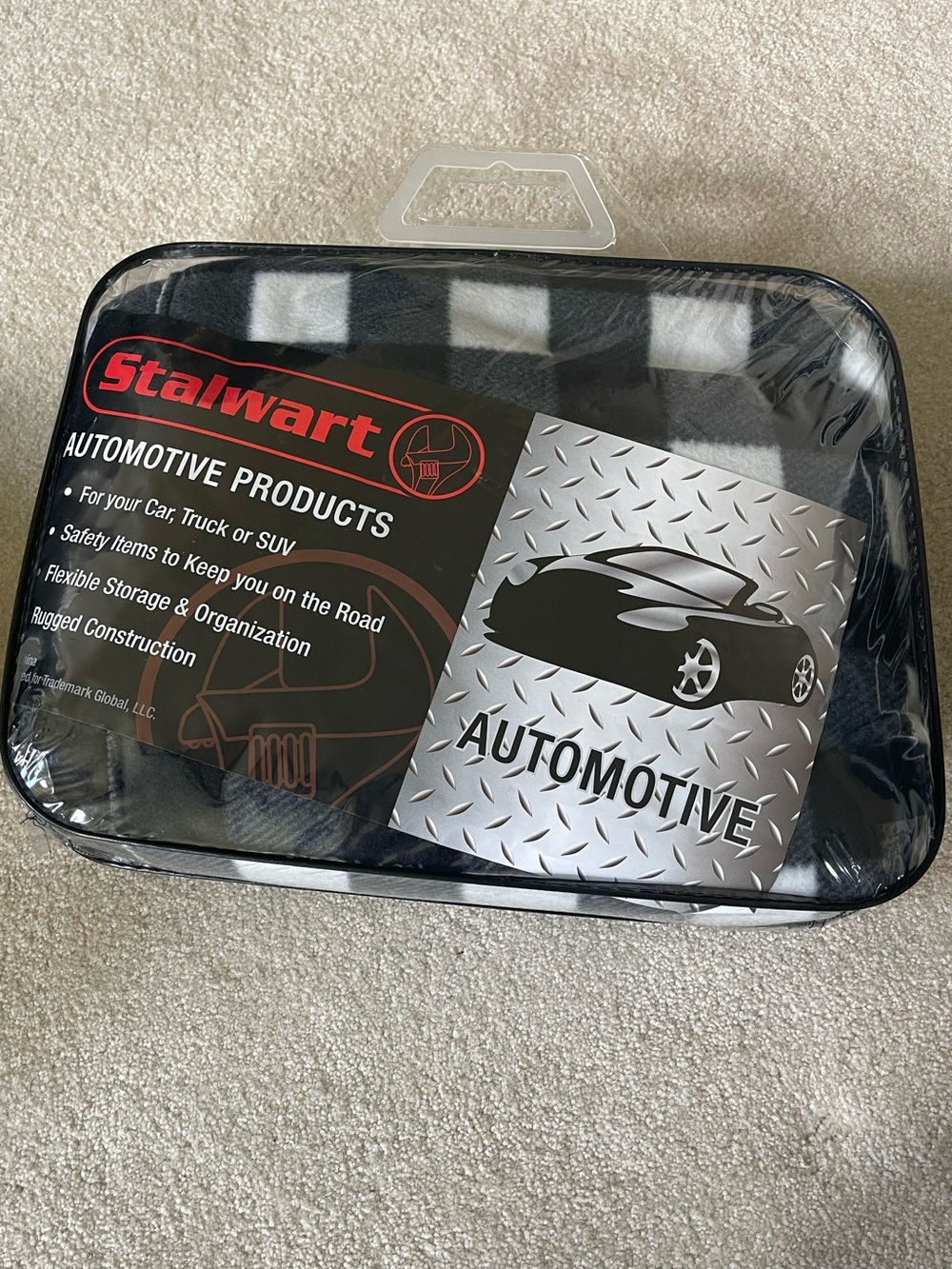 Stalwart Automotive plug in heated blanket- Black & White
